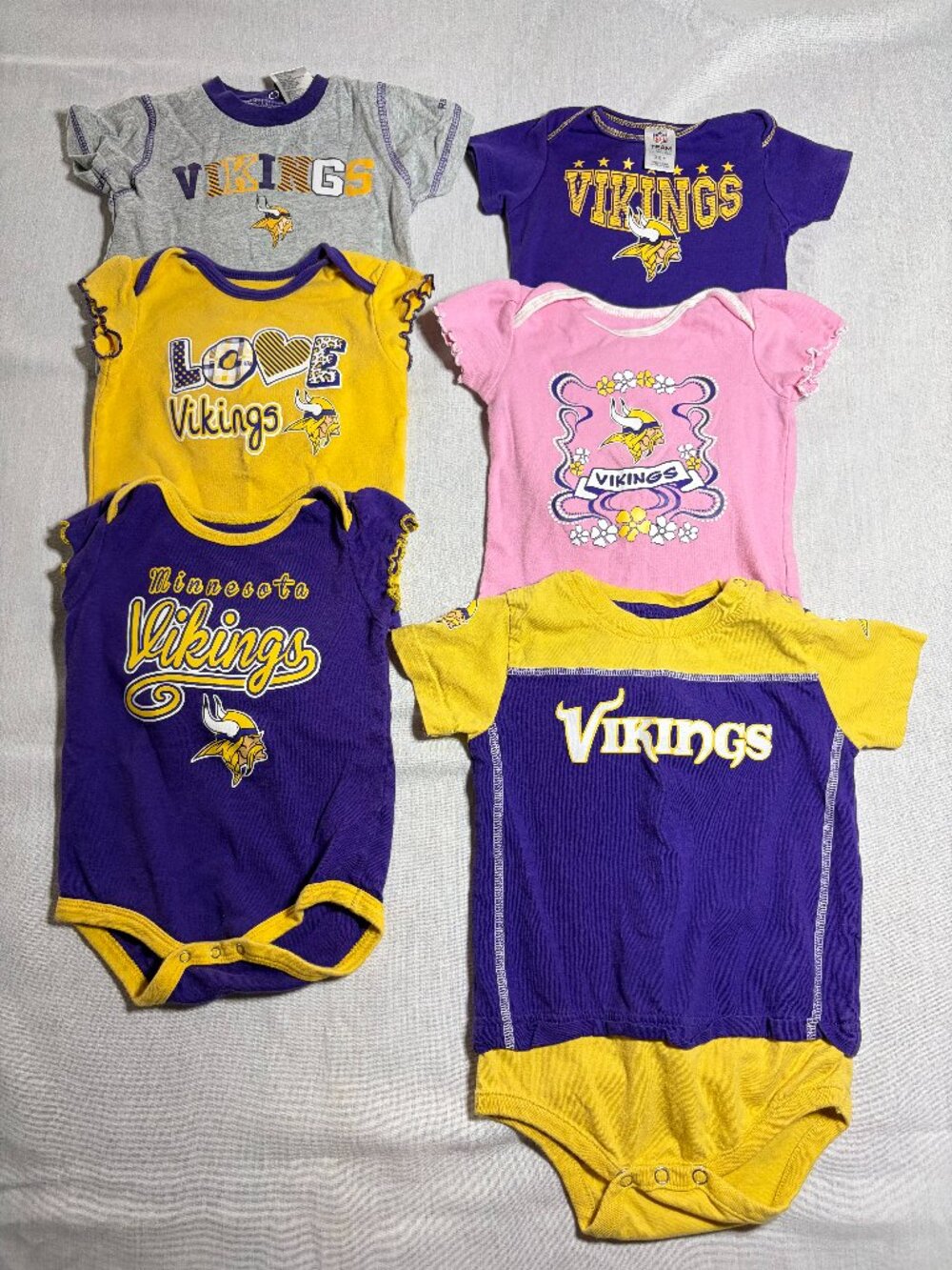6 Minnesota Vikings Football Baby Onesies Newborn Outfit Variety Purple Gray NFL